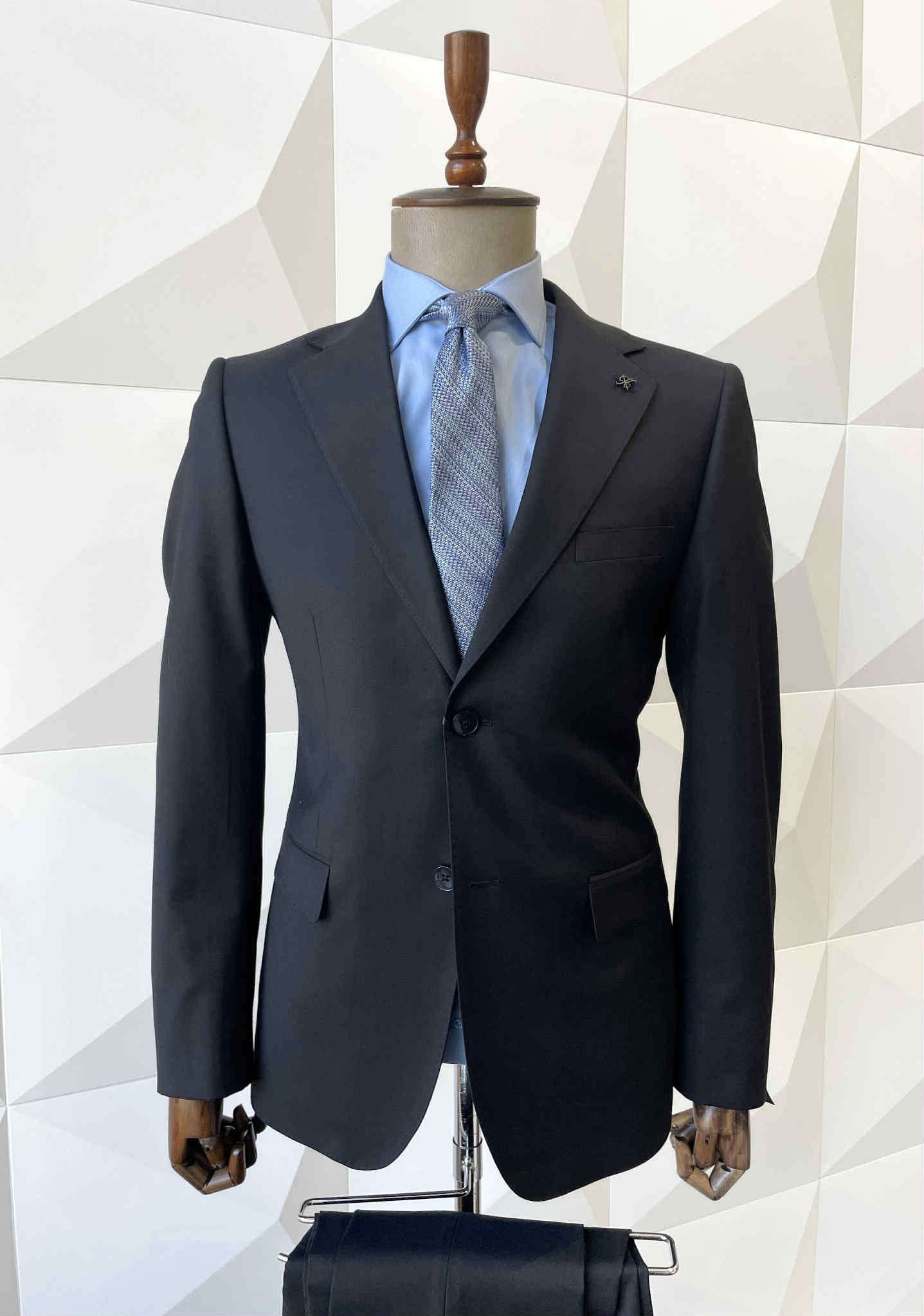 Lief Horsens - Black Suit