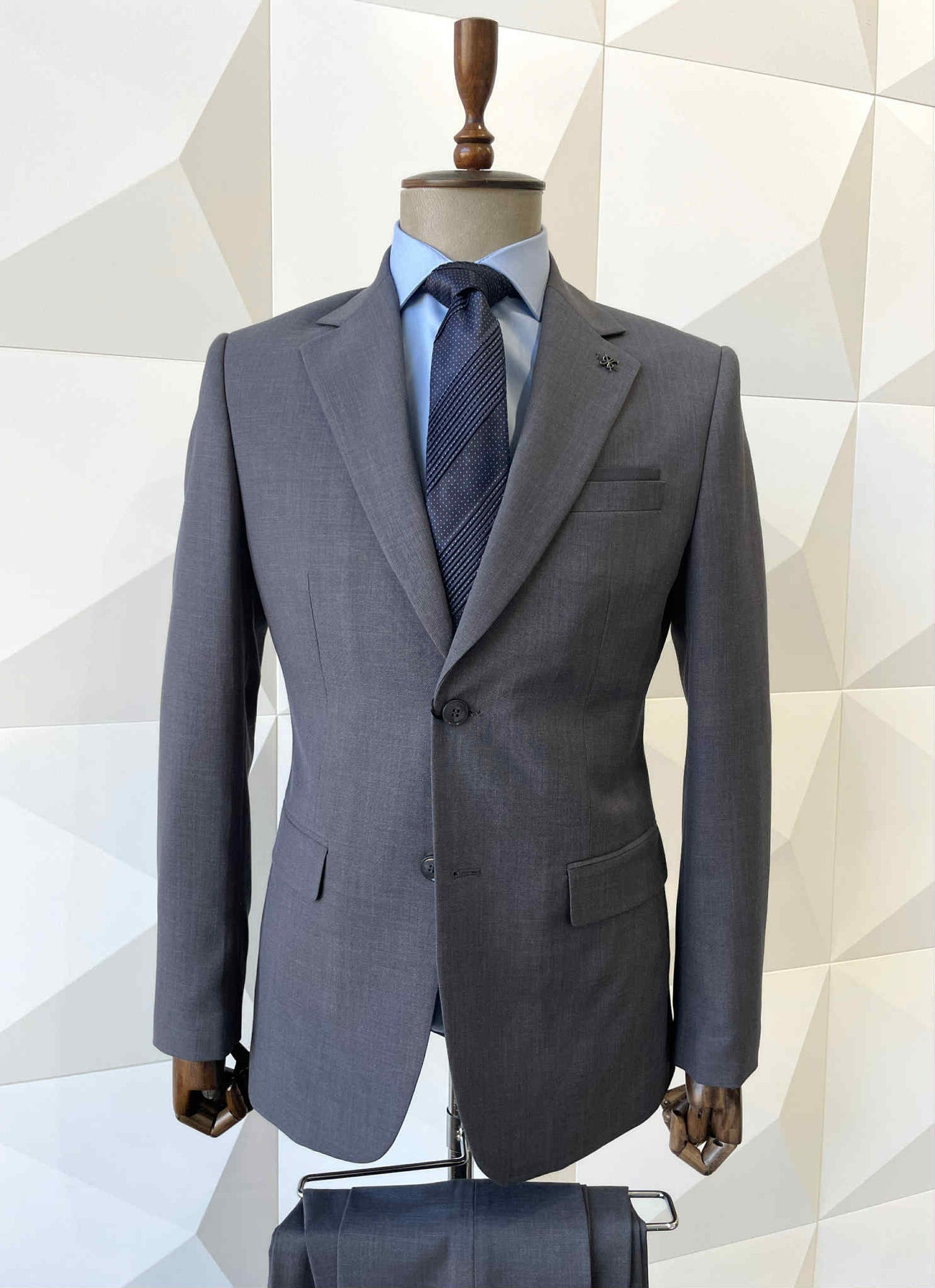 Lief Horsens - Charcoal Suit